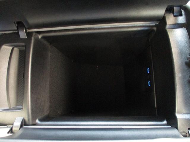 ＥＱＳ ＳＵＶ ＥＱＳ４５０　４Ｍ　ＳＵＶ　ＡＭＧラインパッケージ　デジタルインテリアパッケージ　パノラミックスライディングルーフ　ヘッドアップディスプレイ　３列シート　７人乗り　エアサスペンション　ｍｅコネクト　ナッパレザーシート　パワーシート　シートヒーター（42枚目）