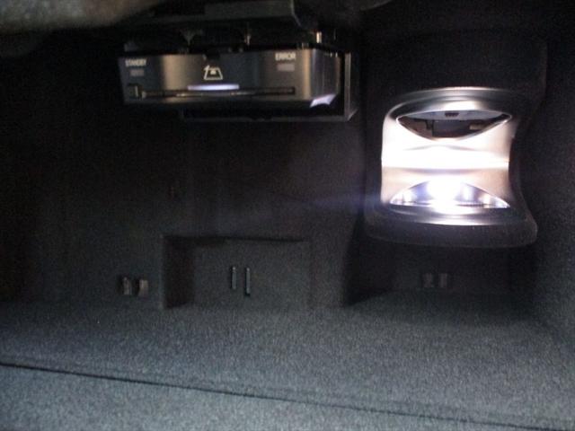 EQE SUV EQE350 4マチック SUV AMGラインパケジ エクスクルーシブパッケージ パノラミックスライディングルーフ ヘッドアップディスプレイ meコネクト エアサスペンション レザーシート パワーシート シートヒーター シートベンチレーター(53枚目)