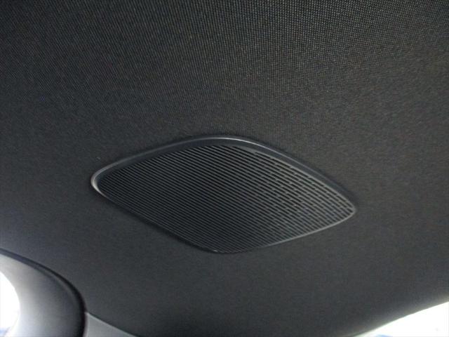 EQE SUV EQE350 4マチック SUV AMGラインパケジ エクスクルーシブパッケージ パノラミックスライディングルーフ ヘッドアップディスプレイ meコネクト エアサスペンション レザーシート パワーシート シートヒーター シートベンチレーター(64枚目)