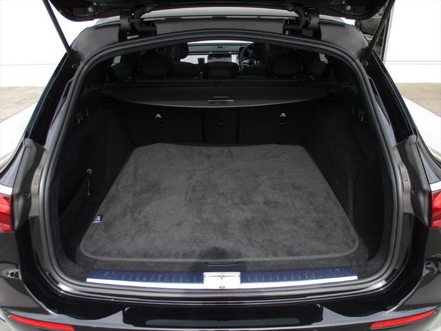 Ｅクラスステーションワゴン Ｅ３００　ステーションワゴン　エクスクルーシブ　デジタルインテリアパッケージ　レザーエクスクルーシブパッケージ　パノラミックスライディングルーフ　ヘッドアップディスプレイ　ｍｅコネクト　エアサスペンション　レザーシート　シートヒーター（10枚目）