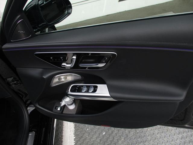 Ｅクラスステーションワゴン Ｅ３００　ステーションワゴン　エクスクルーシブ　デジタルインテリアパッケージ　レザーエクスクルーシブパッケージ　パノラミックスライディングルーフ　ヘッドアップディスプレイ　ｍｅコネクト　エアサスペンション　レザーシート　シートヒーター（25枚目）