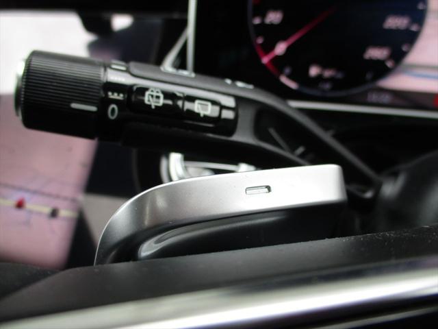 Ｅクラスステーションワゴン Ｅ３００　ステーションワゴン　エクスクルーシブ　デジタルインテリアパッケージ　レザーエクスクルーシブパッケージ　パノラミックスライディングルーフ　ヘッドアップディスプレイ　ｍｅコネクト　エアサスペンション　レザーシート　シートヒーター（31枚目）