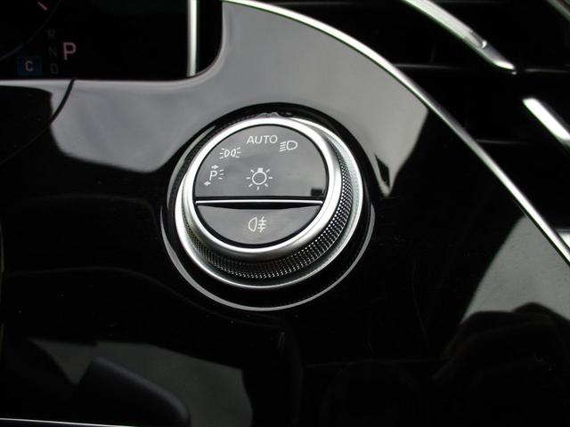 Ｅクラスステーションワゴン Ｅ３００　ステーションワゴン　エクスクルーシブ　デジタルインテリアパッケージ　レザーエクスクルーシブパッケージ　パノラミックスライディングルーフ　ヘッドアップディスプレイ　ｍｅコネクト　エアサスペンション　レザーシート　シートヒーター（33枚目）