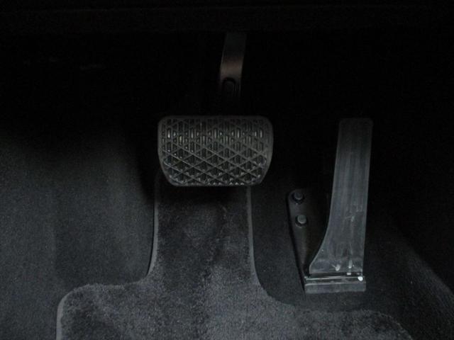 Ｅクラスステーションワゴン Ｅ３００　ステーションワゴン　エクスクルーシブ　デジタルインテリアパッケージ　レザーエクスクルーシブパッケージ　パノラミックスライディングルーフ　ヘッドアップディスプレイ　ｍｅコネクト　エアサスペンション　レザーシート　シートヒーター（36枚目）