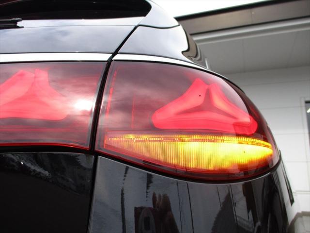 Ｅクラスステーションワゴン Ｅ３００　ステーションワゴン　エクスクルーシブ　デジタルインテリアパッケージ　レザーエクスクルーシブパッケージ　パノラミックスライディングルーフ　ヘッドアップディスプレイ　ｍｅコネクト　エアサスペンション　レザーシート　シートヒーター（70枚目）