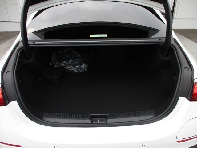 Ｅクラス Ｅ３５０ｅ　スポーツエディションスタードライバーズＰ　デジタルインテリアパッケージ　レザーエクスクルーシブパッケージ　アドバンスドパーキングパッケージ　アドバンスドパッケージ　パノラミックスライディングルーフ　ヘッドアップディスプレイ　ｍｅコネクト（10枚目）