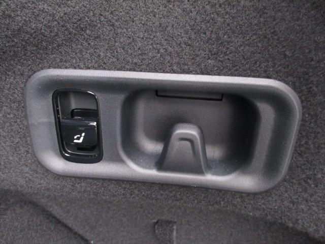 Ｅクラス Ｅ３５０ｅ　スポーツエディションスタードライバーズＰ　デジタルインテリアパッケージ　レザーエクスクルーシブパッケージ　アドバンスドパーキングパッケージ　アドバンスドパッケージ　パノラミックスライディングルーフ　ヘッドアップディスプレイ　ｍｅコネクト（11枚目）