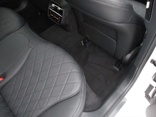 Ｅクラス Ｅ３５０ｅ　スポーツエディションスタードライバーズＰ　デジタルインテリアパッケージ　レザーエクスクルーシブパッケージ　アドバンスドパーキングパッケージ　アドバンスドパッケージ　パノラミックスライディングルーフ　ヘッドアップディスプレイ　ｍｅコネクト（17枚目）