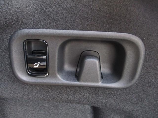 Cクラス C200アバンギャルド AMGラインパッケージ レーダーセーフティーパッケージ meコネクト パワーシート シートヒーター 360度カメラ ETC2.0 ナビゲーション TV パークトロニックシステム 18インチAMGアルミホイール(11枚目)