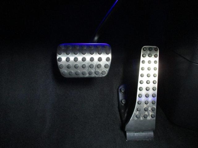 GLE GLE53 4マチック+ デモカー パノラミックスライディングルーフ ヘッドアップディスプレイ 3列シート 7人乗り meコネクト ナッパレザーシート パワーシート シートヒーター シートベンチレーター 360度カメラ(35枚目)