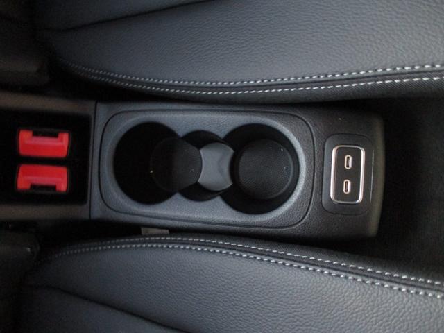 GLE GLE53 4マチック+ デモカー パノラミックスライディングルーフ ヘッドアップディスプレイ 3列シート 7人乗り meコネクト ナッパレザーシート パワーシート シートヒーター シートベンチレーター 360度カメラ(65枚目)