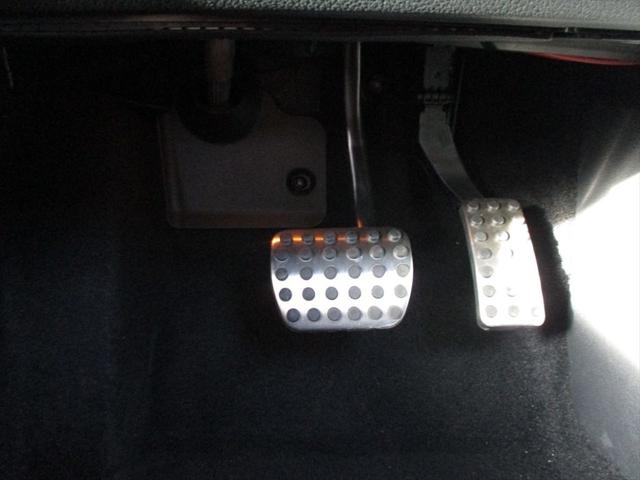 Ａクラスセダン Ａ２００ｄセダンＡＭＧレザエクスクルーシブパッケージ　ＡＭＧラインパッケージ　アドバンスドパッケージ　ヘッドアップディスプレイ　パノラミックスライディングルーフ　ｍｅコネクト　パワーシート　シートヒーター　３６０度カメラ　ＥＴＣ２．０　ナビゲーション（32枚目）