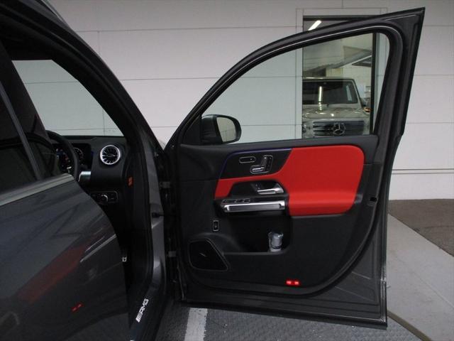 GLB GLB35 4マチック アドバンスドパッケージ パノラミックスライディングルーフ ヘッドアップディスプレイ meコネクト 3列シート 7人乗り レザーシート 革色レッドペッパー パワーシート シートヒーター 360度カメラ(19枚目)