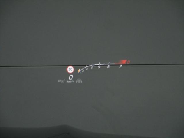 GLB GLB35 4マチック アドバンスドパッケージ パノラミックスライディングルーフ ヘッドアップディスプレイ meコネクト 3列シート 7人乗り レザーシート 革色レッドペッパー パワーシート シートヒーター 360度カメラ(33枚目)