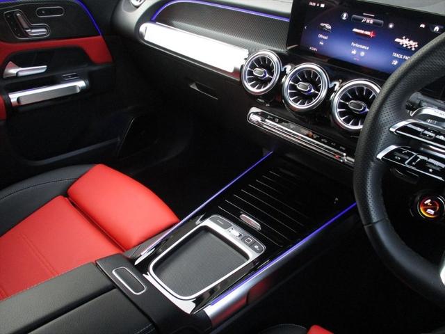 GLB GLB35 4マチック アドバンスドパッケージ パノラミックスライディングルーフ ヘッドアップディスプレイ meコネクト 3列シート 7人乗り レザーシート 革色レッドペッパー パワーシート シートヒーター 360度カメラ(44枚目)