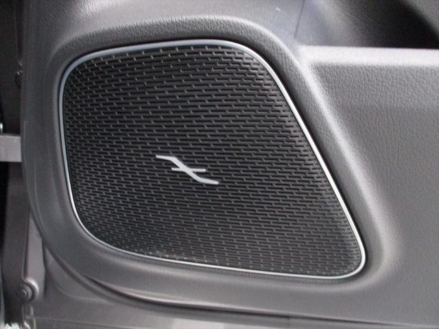 GLB GLB35 4マチック アドバンスドパッケージ パノラミックスライディングルーフ ヘッドアップディスプレイ meコネクト 3列シート 7人乗り レザーシート 革色レッドペッパー パワーシート シートヒーター 360度カメラ(52枚目)