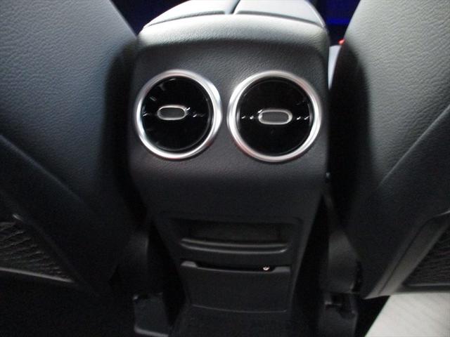 GLB GLB35 4マチック アドバンスドパッケージ パノラミックスライディングルーフ ヘッドアップディスプレイ meコネクト 3列シート 7人乗り レザーシート 革色レッドペッパー パワーシート シートヒーター 360度カメラ(53枚目)