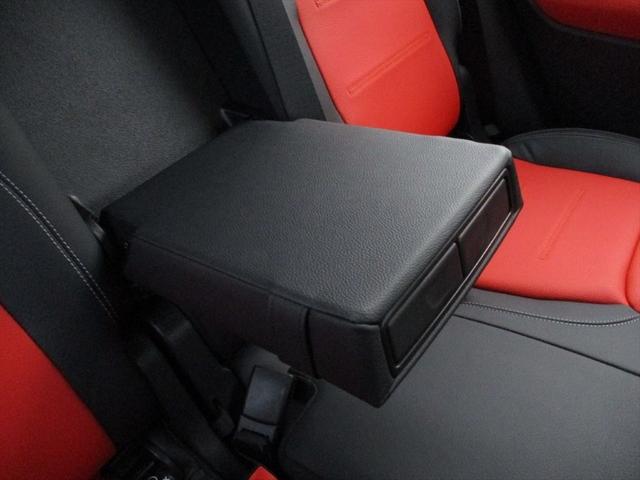 GLB GLB35 4マチック アドバンスドパッケージ パノラミックスライディングルーフ ヘッドアップディスプレイ meコネクト 3列シート 7人乗り レザーシート 革色レッドペッパー パワーシート シートヒーター 360度カメラ(55枚目)