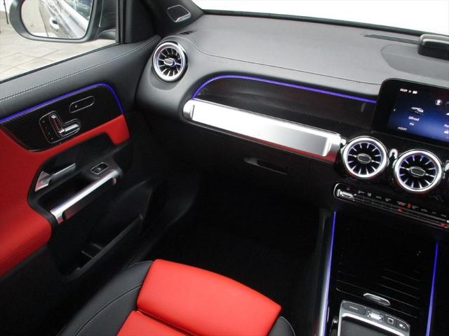 GLB GLB35 4マチック アドバンスドパッケージ パノラミックスライディングルーフ ヘッドアップディスプレイ meコネクト 3列シート 7人乗り レザーシート 革色レッドペッパー パワーシート シートヒーター 360度カメラ(61枚目)