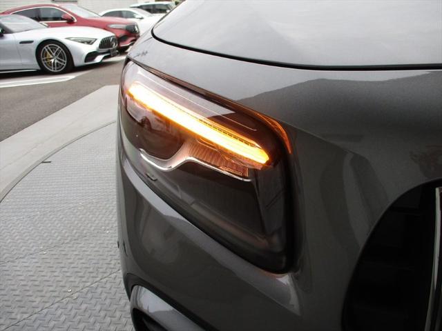 GLB GLB35 4マチック アドバンスドパッケージ パノラミックスライディングルーフ ヘッドアップディスプレイ meコネクト 3列シート 7人乗り レザーシート 革色レッドペッパー パワーシート シートヒーター 360度カメラ(63枚目)