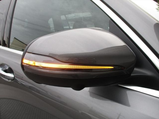 GLB GLB35 4マチック アドバンスドパッケージ パノラミックスライディングルーフ ヘッドアップディスプレイ meコネクト 3列シート 7人乗り レザーシート 革色レッドペッパー パワーシート シートヒーター 360度カメラ(65枚目)