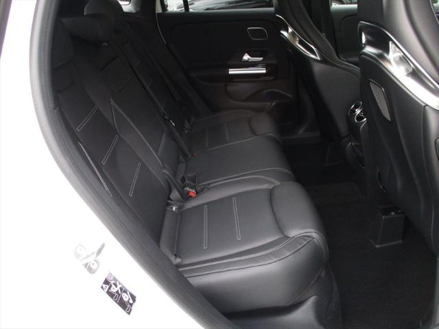 GLAクラス GLA45 S 4マチック+ アドバンスドパッケージ AMGパフォーマンスパッケージ パノラミックスライディングルーフ ヘッドアップディスプレイ meコネクト レザーシート パワーシート シートヒーター 360度カメラ(14枚目)