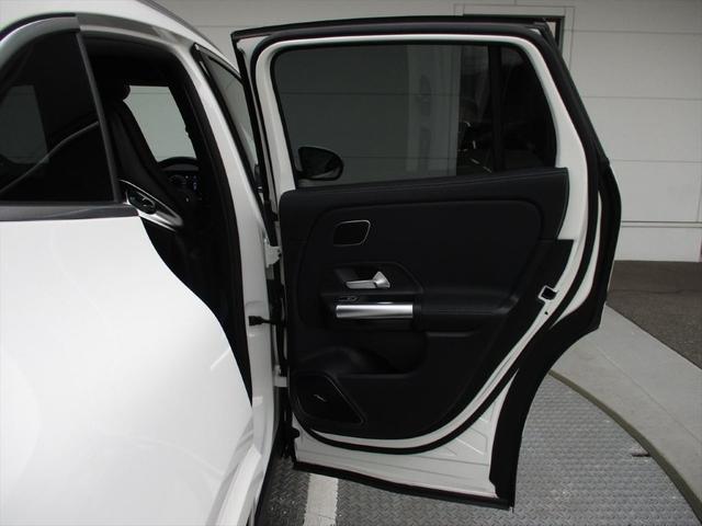 GLAクラス GLA45 S 4マチック+ アドバンスドパッケージ AMGパフォーマンスパッケージ パノラミックスライディングルーフ ヘッドアップディスプレイ meコネクト レザーシート パワーシート シートヒーター 360度カメラ(18枚目)