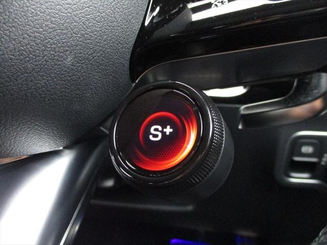 GLAクラス GLA45 S 4マチック+ アドバンスドパッケージ AMGパフォーマンスパッケージ パノラミックスライディングルーフ ヘッドアップディスプレイ meコネクト レザーシート パワーシート シートヒーター 360度カメラ(30枚目)