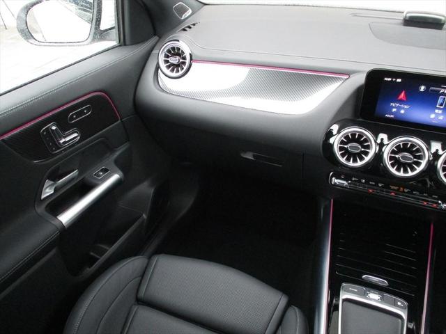 GLAクラス GLA45 S 4マチック+ アドバンスドパッケージ AMGパフォーマンスパッケージ パノラミックスライディングルーフ ヘッドアップディスプレイ meコネクト レザーシート パワーシート シートヒーター 360度カメラ(64枚目)