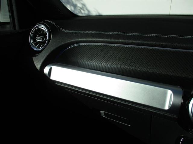 ＧＬＢ ＧＬＢ２００ｄ　４マチックＡＭＧレザエクスクルシブＰ　ワンオーナー　ＡＭＧラインパッケージ　アドバンスドパッケージ　パノラミックスライディングルーフ　ヘッドアップディスプレイ　３列シート　７人乗り　ｍｅコネクト　パワーシート　シートヒーター（49枚目）