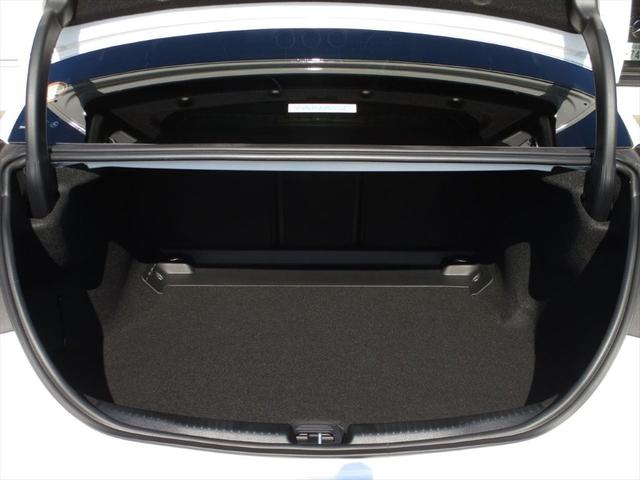 Ｃクラス Ｃ２２０ｄアバンギャルド　セーフティービジョンパッケージ　レーダーセーフティーパッケージ　ヘッドアップディスプレイ　ｍｅコネクト　パワーシート　シートヒーター　３６０度カメラ　ＥＴＣ２．０　ナビゲーション　ＴＶ（10枚目）