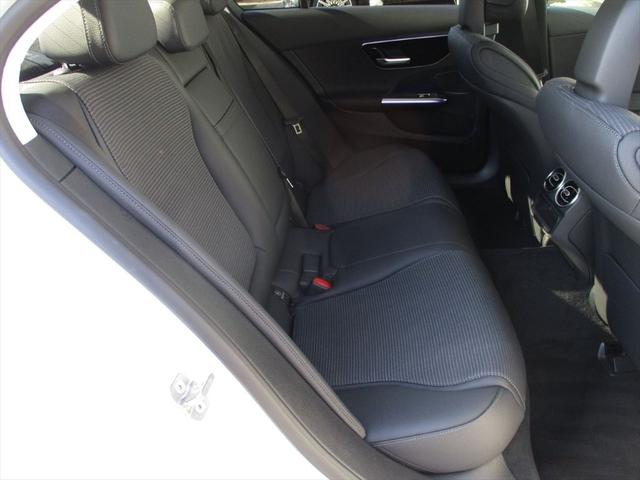 Ｃクラス Ｃ２２０ｄアバンギャルド　セーフティービジョンパッケージ　レーダーセーフティーパッケージ　ヘッドアップディスプレイ　ｍｅコネクト　パワーシート　シートヒーター　３６０度カメラ　ＥＴＣ２．０　ナビゲーション　ＴＶ（16枚目）