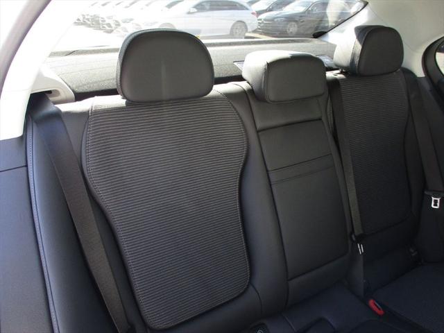 Ｃクラス Ｃ２２０ｄアバンギャルド　セーフティービジョンパッケージ　レーダーセーフティーパッケージ　ヘッドアップディスプレイ　ｍｅコネクト　パワーシート　シートヒーター　３６０度カメラ　ＥＴＣ２．０　ナビゲーション　ＴＶ（18枚目）