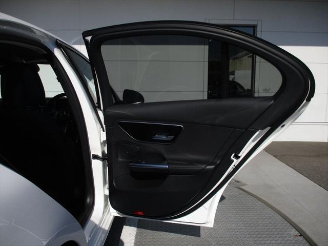 Ｃクラス Ｃ２２０ｄアバンギャルド　セーフティービジョンパッケージ　レーダーセーフティーパッケージ　ヘッドアップディスプレイ　ｍｅコネクト　パワーシート　シートヒーター　３６０度カメラ　ＥＴＣ２．０　ナビゲーション　ＴＶ（20枚目）