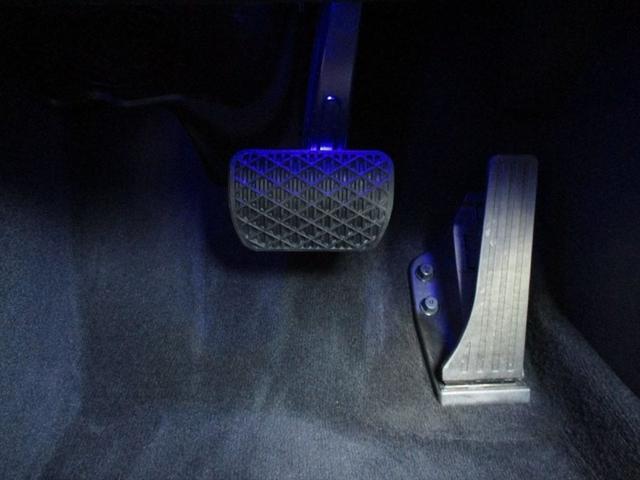 Ｃクラス Ｃ２２０ｄアバンギャルド　セーフティービジョンパッケージ　レーダーセーフティーパッケージ　ヘッドアップディスプレイ　ｍｅコネクト　パワーシート　シートヒーター　３６０度カメラ　ＥＴＣ２．０　ナビゲーション　ＴＶ（33枚目）