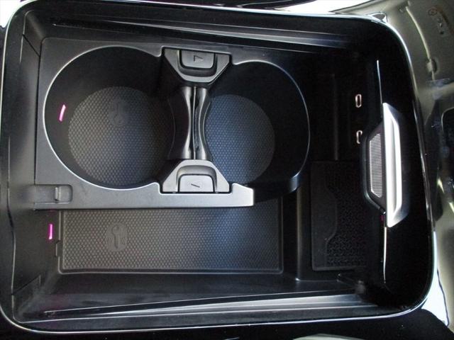 Ｃクラス Ｃ２２０ｄアバンギャルド　セーフティービジョンパッケージ　レーダーセーフティーパッケージ　ヘッドアップディスプレイ　ｍｅコネクト　パワーシート　シートヒーター　３６０度カメラ　ＥＴＣ２．０　ナビゲーション　ＴＶ（40枚目）
