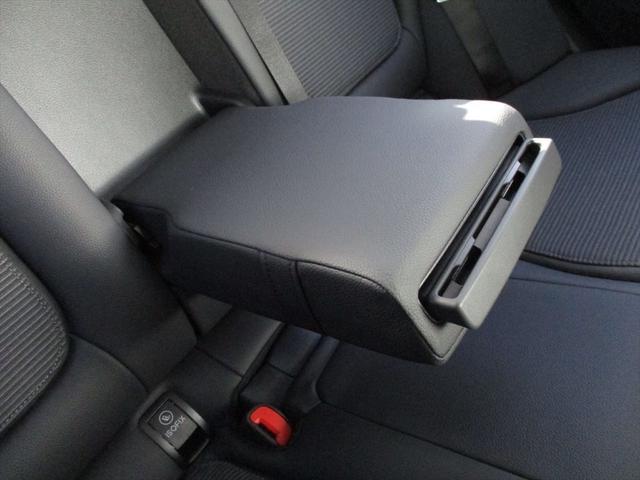 Ｃクラス Ｃ２２０ｄアバンギャルド　セーフティービジョンパッケージ　レーダーセーフティーパッケージ　ヘッドアップディスプレイ　ｍｅコネクト　パワーシート　シートヒーター　３６０度カメラ　ＥＴＣ２．０　ナビゲーション　ＴＶ（53枚目）