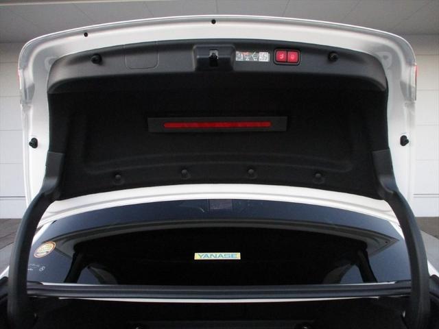 Cクラス C220dアバンギャルド AMGラインパッケージ セーフティービジョンパッケージ パノラミックスライディングルーフ ヘッドアップディスプレイ meコネクト パワーシート シートヒーター 360度カメラ ETC2.0 ナビゲーション TV(8枚目)