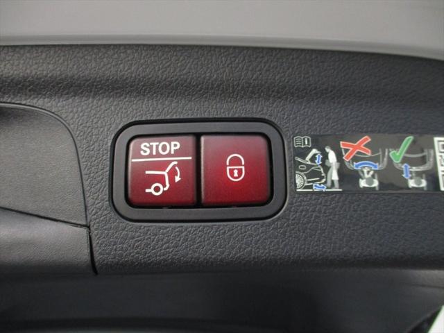 走行距離１０，０００〜１５，０００ｋｍもしくは１年ごとにメンテナンス・インジケータが点灯して点検時期をお知らせします。初回車検まで無料で点検を受けることが可能です。