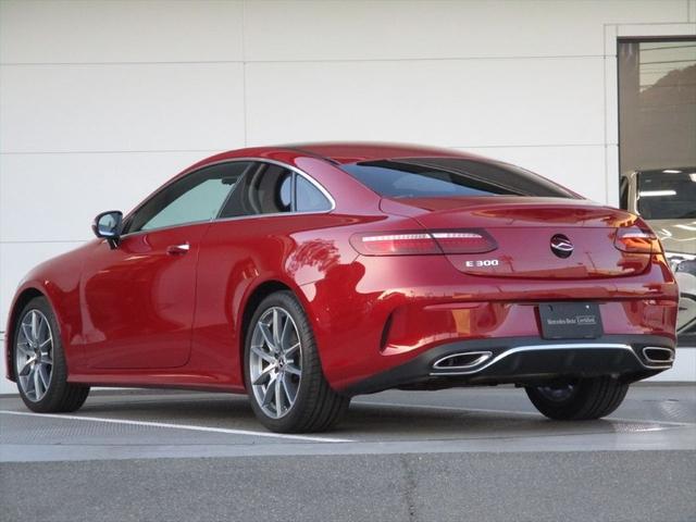 Ｅクラス Ｅ３００　クーペ　スポーツ　エクスクルーシブパッケージ　パノラミックスライディングルーフ　ヘッドアップディスプレイ　ｍｅコネクト　ナッパレザーシート　パワーシート　シートヒーター　シートベンチレーター　３６０度カメラ（6枚目）