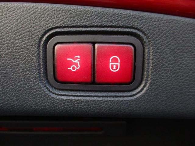 Ｅクラス Ｅ３００　クーペ　スポーツ　エクスクルーシブパッケージ　パノラミックスライディングルーフ　ヘッドアップディスプレイ　ｍｅコネクト　ナッパレザーシート　パワーシート　シートヒーター　シートベンチレーター　３６０度カメラ（8枚目）