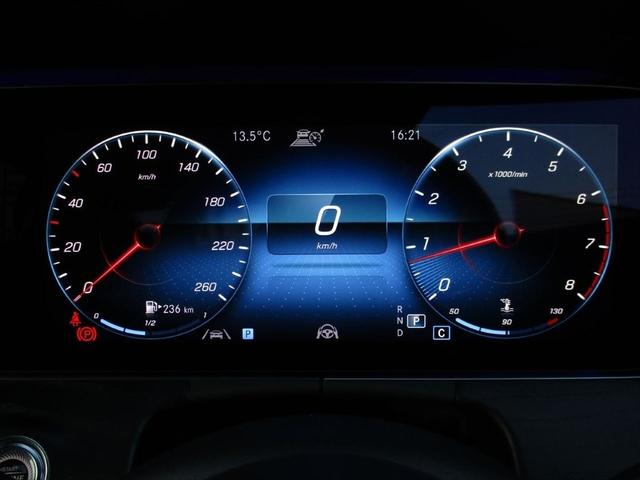 Ｅクラス Ｅ３００　クーペ　スポーツ　エクスクルーシブパッケージ　パノラミックスライディングルーフ　ヘッドアップディスプレイ　ｍｅコネクト　ナッパレザーシート　パワーシート　シートヒーター　シートベンチレーター　３６０度カメラ（22枚目）