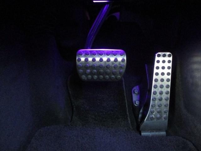 Ｅクラス Ｅ３００　クーペ　スポーツ　エクスクルーシブパッケージ　パノラミックスライディングルーフ　ヘッドアップディスプレイ　ｍｅコネクト　ナッパレザーシート　パワーシート　シートヒーター　シートベンチレーター　３６０度カメラ（30枚目）