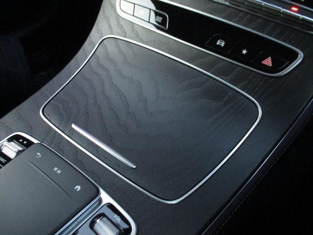 Ｅクラス Ｅ３００　クーペ　スポーツ　エクスクルーシブパッケージ　パノラミックスライディングルーフ　ヘッドアップディスプレイ　ｍｅコネクト　ナッパレザーシート　パワーシート　シートヒーター　シートベンチレーター　３６０度カメラ（36枚目）