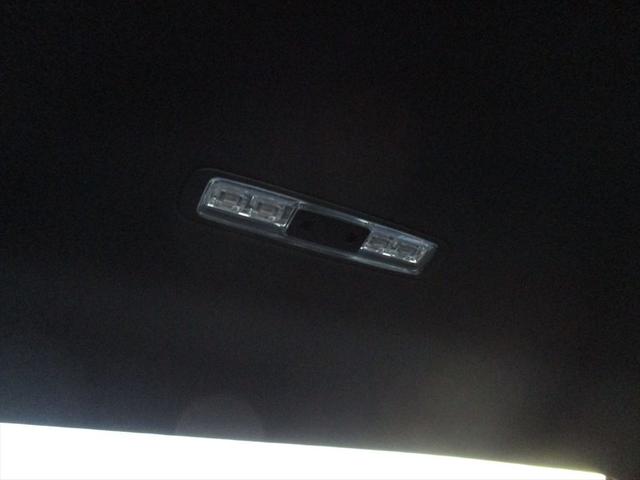 Ｅクラス Ｅ３００　クーペ　スポーツ　エクスクルーシブパッケージ　パノラミックスライディングルーフ　ヘッドアップディスプレイ　ｍｅコネクト　ナッパレザーシート　パワーシート　シートヒーター　シートベンチレーター　３６０度カメラ（52枚目）