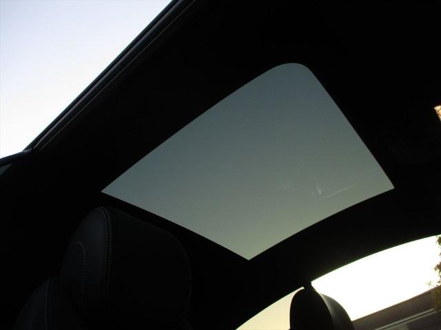 Ｅクラス Ｅ３００　クーペ　スポーツ　エクスクルーシブパッケージ　パノラミックスライディングルーフ　ヘッドアップディスプレイ　ｍｅコネクト　ナッパレザーシート　パワーシート　シートヒーター　シートベンチレーター　３６０度カメラ（57枚目）