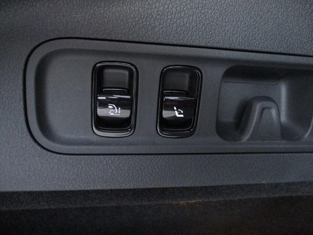 GLC GLC220d 4MクペドライバズP+AMGラインP ワンオーナー meコネクト レーダーセーフティーパッケージ エアサスペンション パワーシート シートヒーター 360度カメラ ETC2.0 ナビゲーション TV(11枚目)