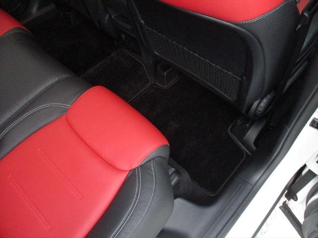 GLB GLB200d 4マチックAMGレザエクスクルシブP パワーシート無し AMGラインパッケージ パノラミックスライディングルーフ 革色クラシックレッド 3列シート 7人乗り meコネクト シートヒーター 360度カメラ ETC2.0 ナビゲーション TV(15枚目)