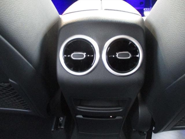 ＧＬＡクラス ＧＬＡ２００ｄ　４マチック　ＡＭＧラインパッケージ　コンフォートパッケージ　パノラミックスライディングルーフ　ヘッドアップディスプレイ　ｍｅコネクト　パワーシート　シートヒーター　３６０度カメラ　ＥＴＣ２．０　ナビゲーション　ＴＶ（53枚目）