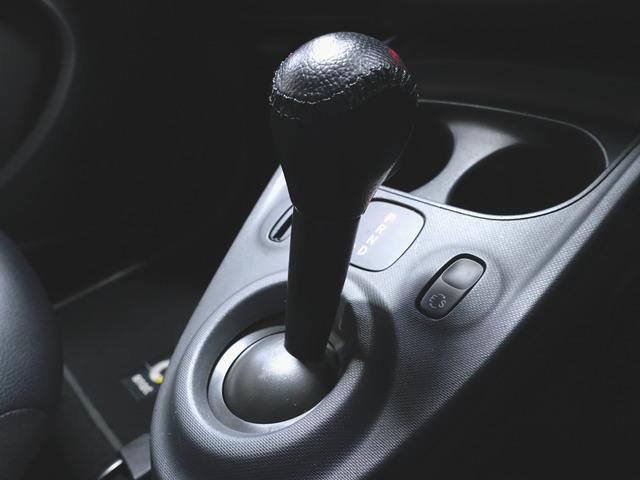 スマートフォーフォー プライム Bluetooth接続 ETC アイドリングストップ クルーズコントロール シートヒーター トランクスルー フロアマット 横滑り防止装置 音楽プレーヤー接続 定期点検記録簿 盗難防止(17枚目)